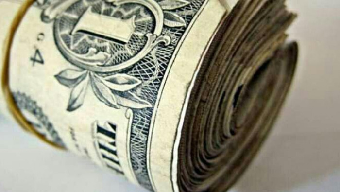 تحسن طفيف لليرة السورية مقابل...