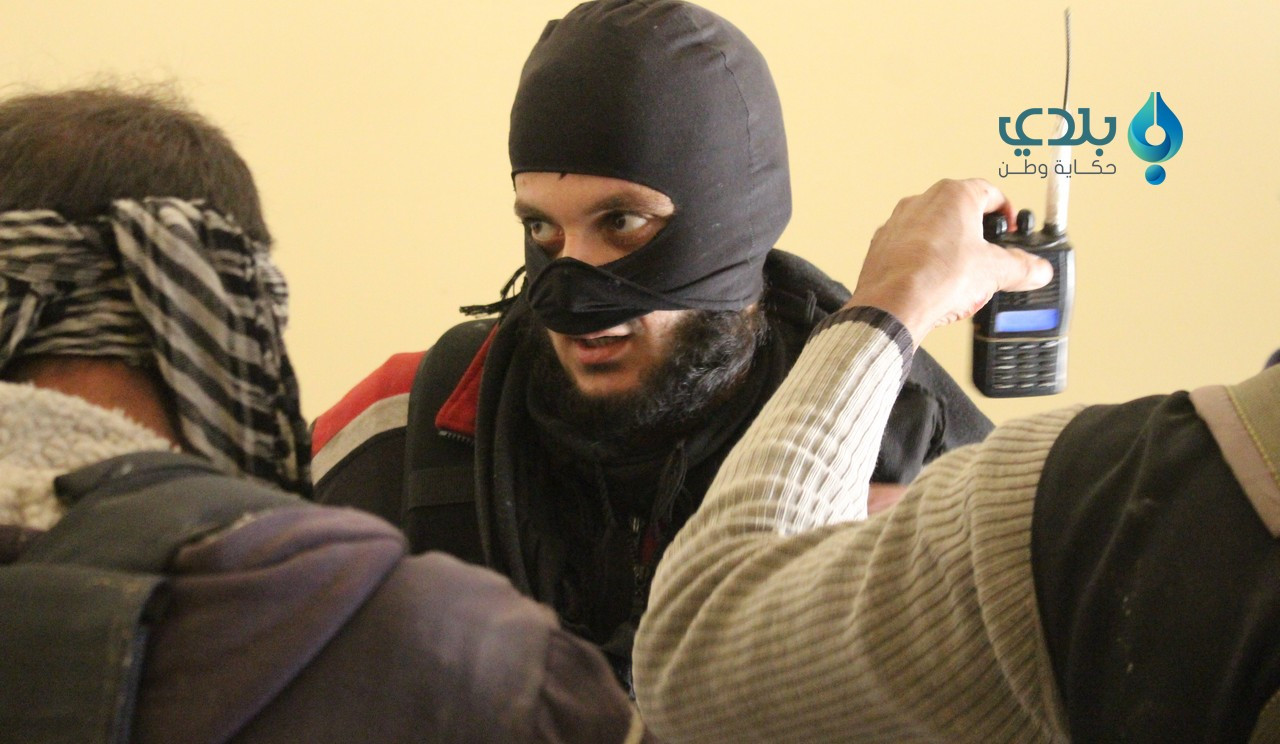 فصائل الثوار تتقدم في حماة ومع...