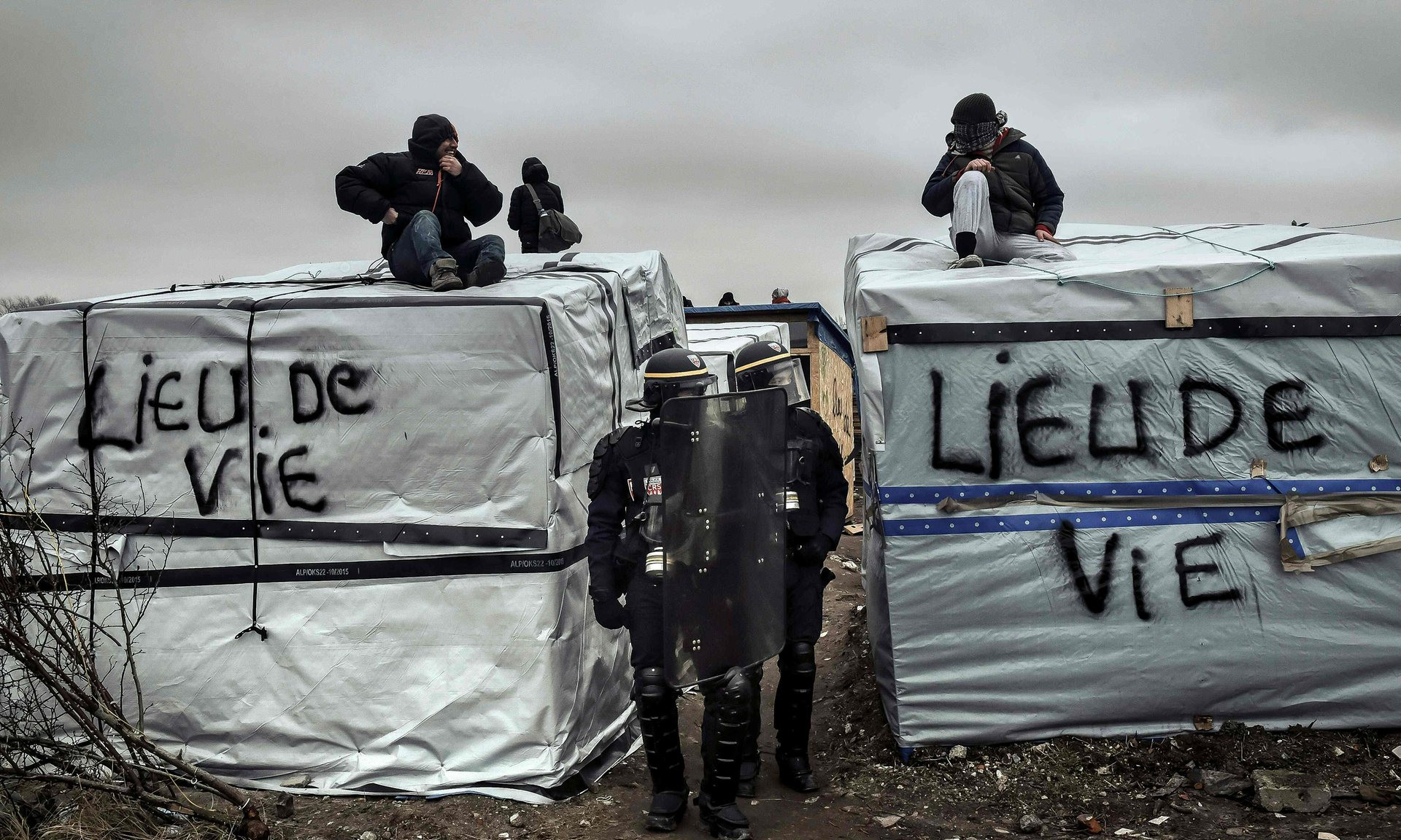 الغارديان: توقفوا عن دعوة مخيم...