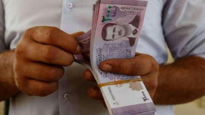 قفزة جديدة للدوﻻر في دمشق