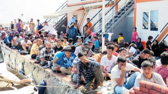 اليونان تعيد الدفعة الثانية من...