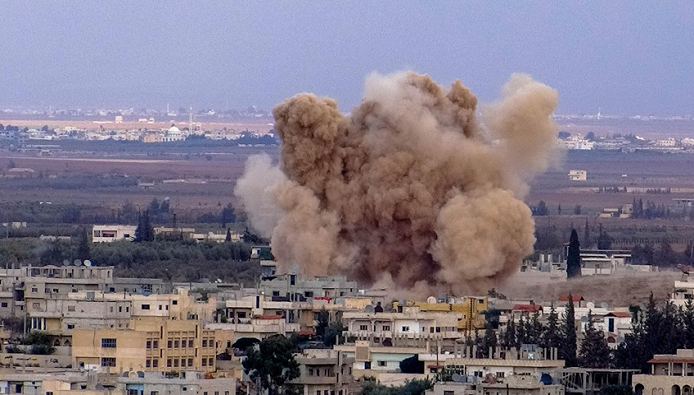 ثلاثة شهداء بقصف مدفعي على الح...