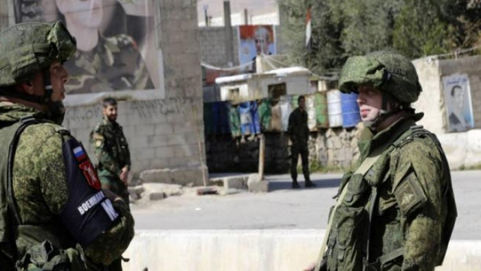 الشرطة العسكرية الروسية تسير د...