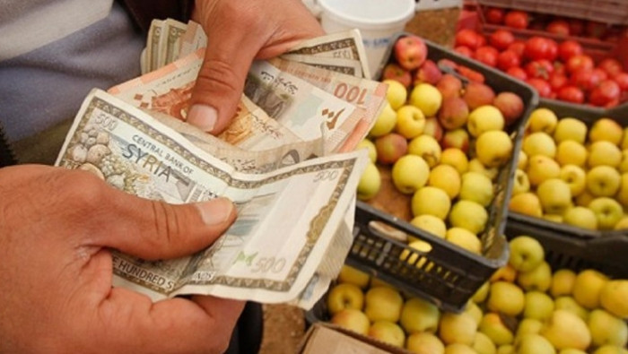 التجار في قفص اتهام وسائل إعلا...