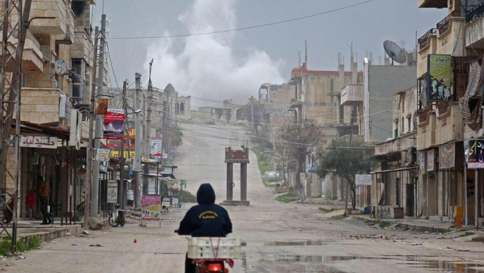 ضحايا مدنيون بقصف صاروخي وبراميل متفجرة على إدلب وحماه