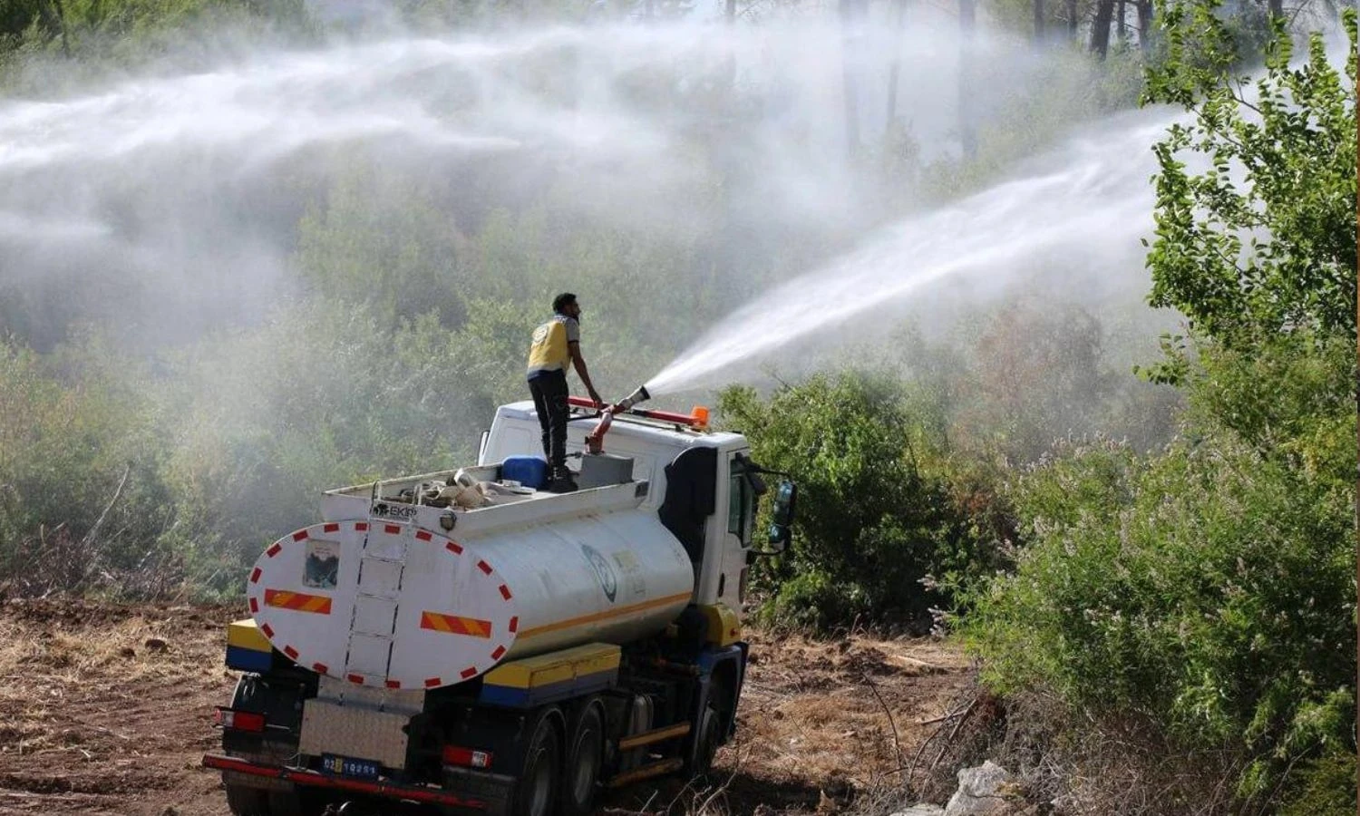 الدفاع المدني يبدأ تركيب نظام...