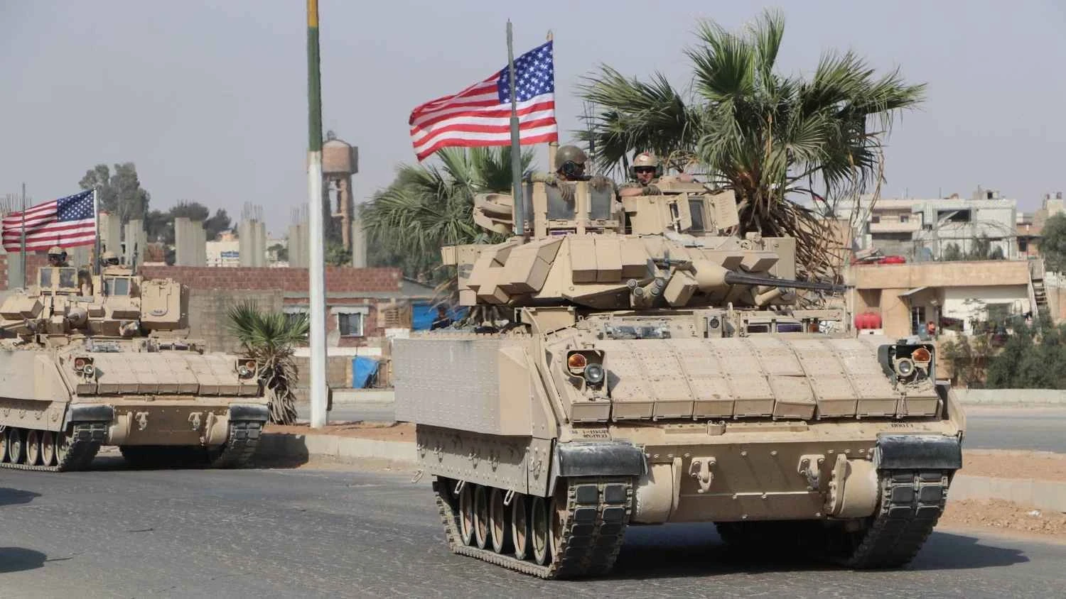 القوات الأمريكية تنسحب من قاعد...