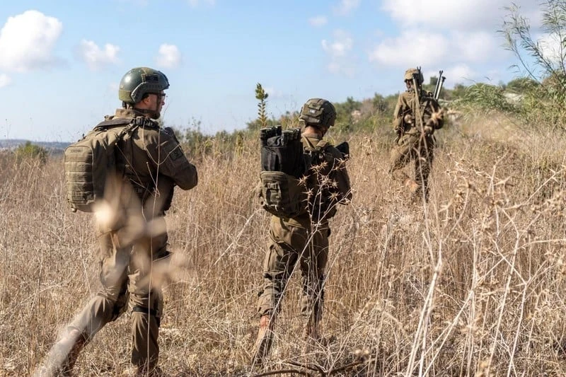 "هآرتس": الممر الإنساني آخر عق...