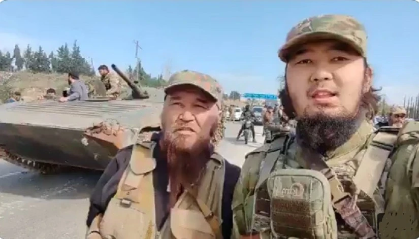 مقاتلون أجانب يطالبون "الشرع"...