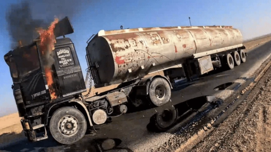 مسلحون يحرقون بئراً نفطياً ويه...