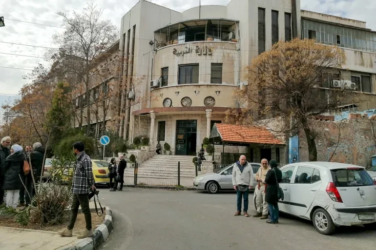 "التربية السورية" تطّلع على تج...