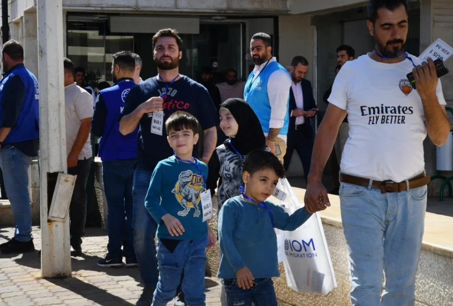 عودة نحو 400 لاجئ سوري من لبنا...