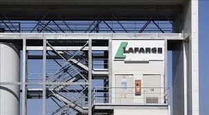 القضاء الفرنسي يبدأ محاكمة "لا...