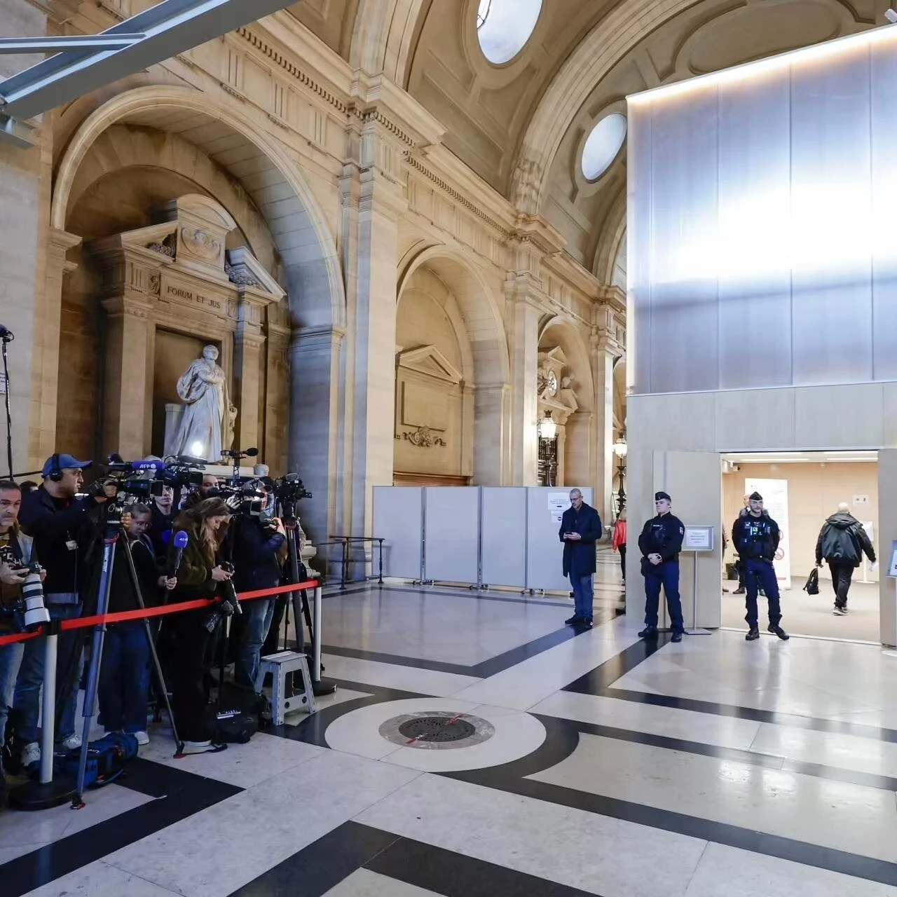 محاكمة ثلاث فرنسيات بتهم الانض...