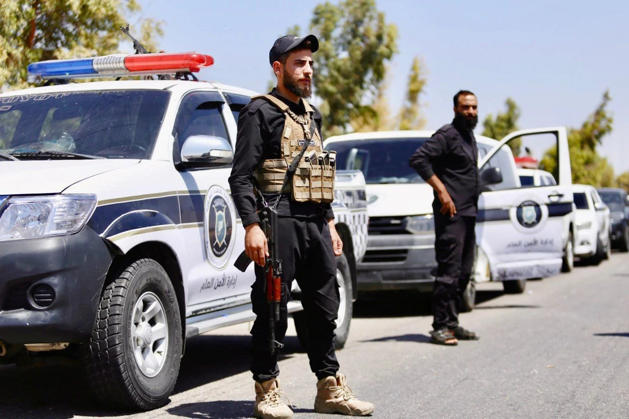 الأمن الداخلي ينفذ حملة في مخي...