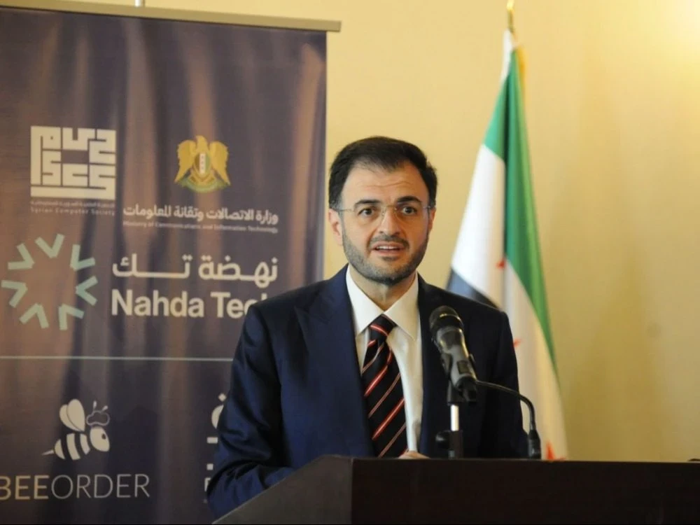 "الاتصالات" تنفي إطلاق شركات إ...