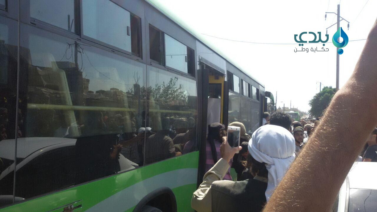 تهجير أول دفعة من أهالي الوعر...