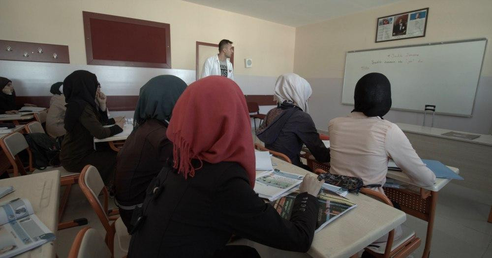 والي غازي عنتاب يوجه رسالة للط...