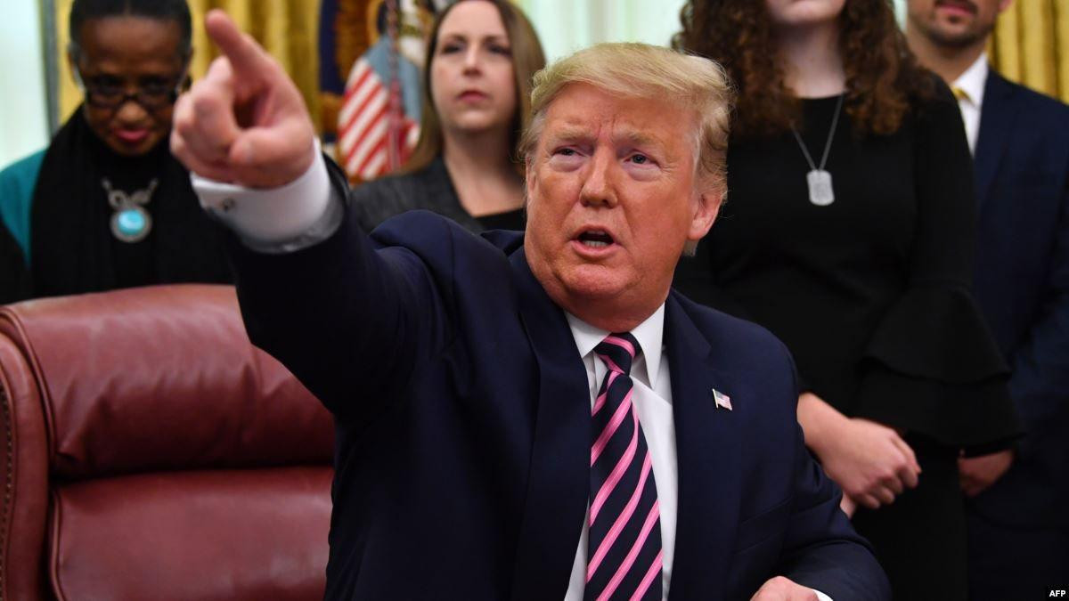 ترامب يحذر "خامنئي" من أمر خطي...