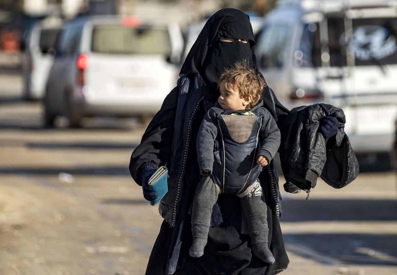 امرأة من "دا-عش" تشعل خلافا سي...