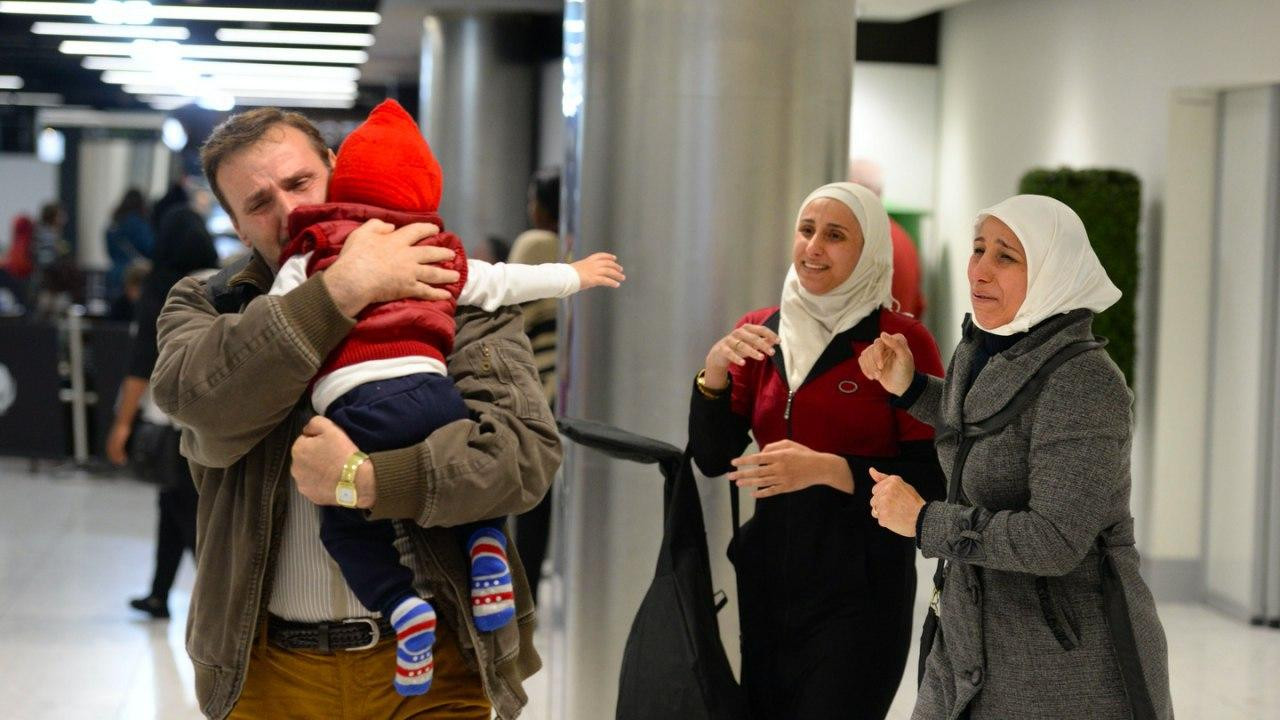 السويد تعلن أعداد السوريين الح...