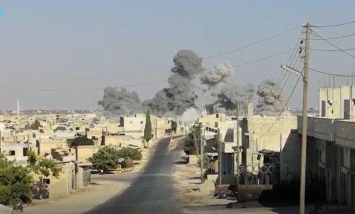 اتبعت سياسة الأرض المحروقة.. قوات النظام تدخل تلمنس جنوب إدلب