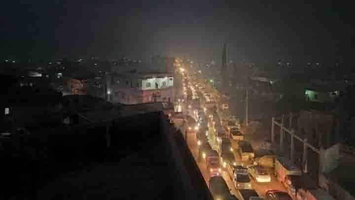 بالفيديو.. نازح يفضل الموت ببر...