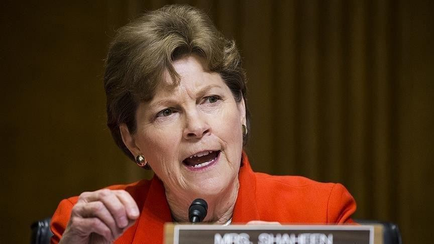 سيناتور أمريكي يطالب المجتمع ا...