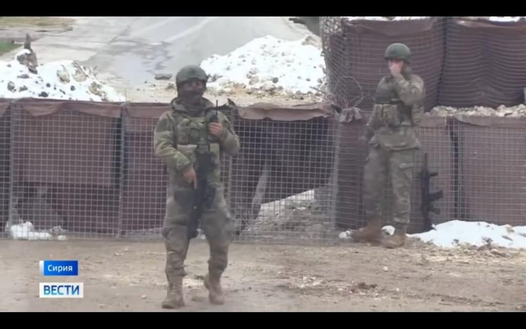 قوات تركية تقطع الطريق الدولي...