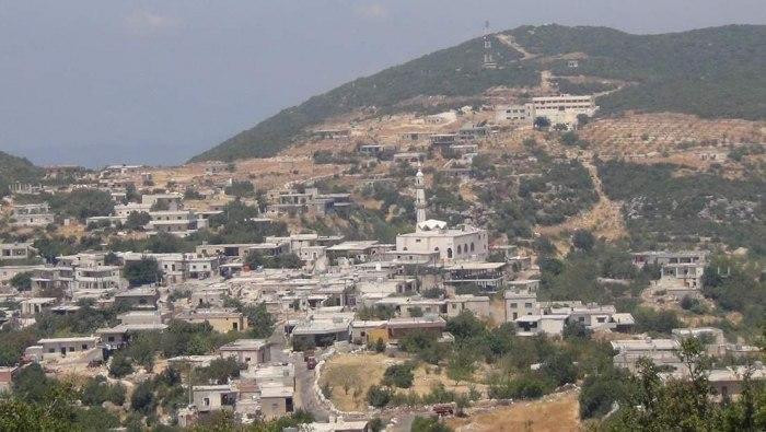 قصف يستهدف القرداحة وجبلة والن...