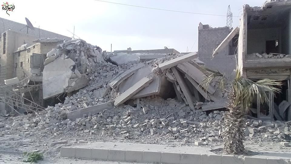 النظام يهدم أبنية سكنية جنوب د...