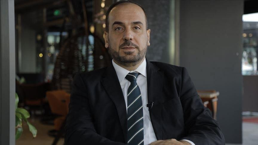 "نصر الحريري" يتمسك برئاسة هيئ...