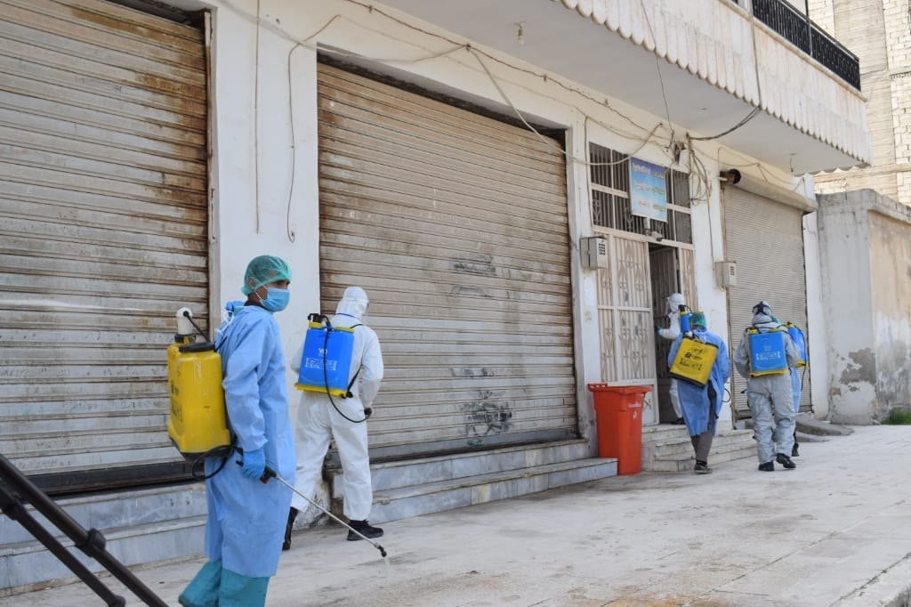 "رايتس ووتش" تطالب النظام والع...