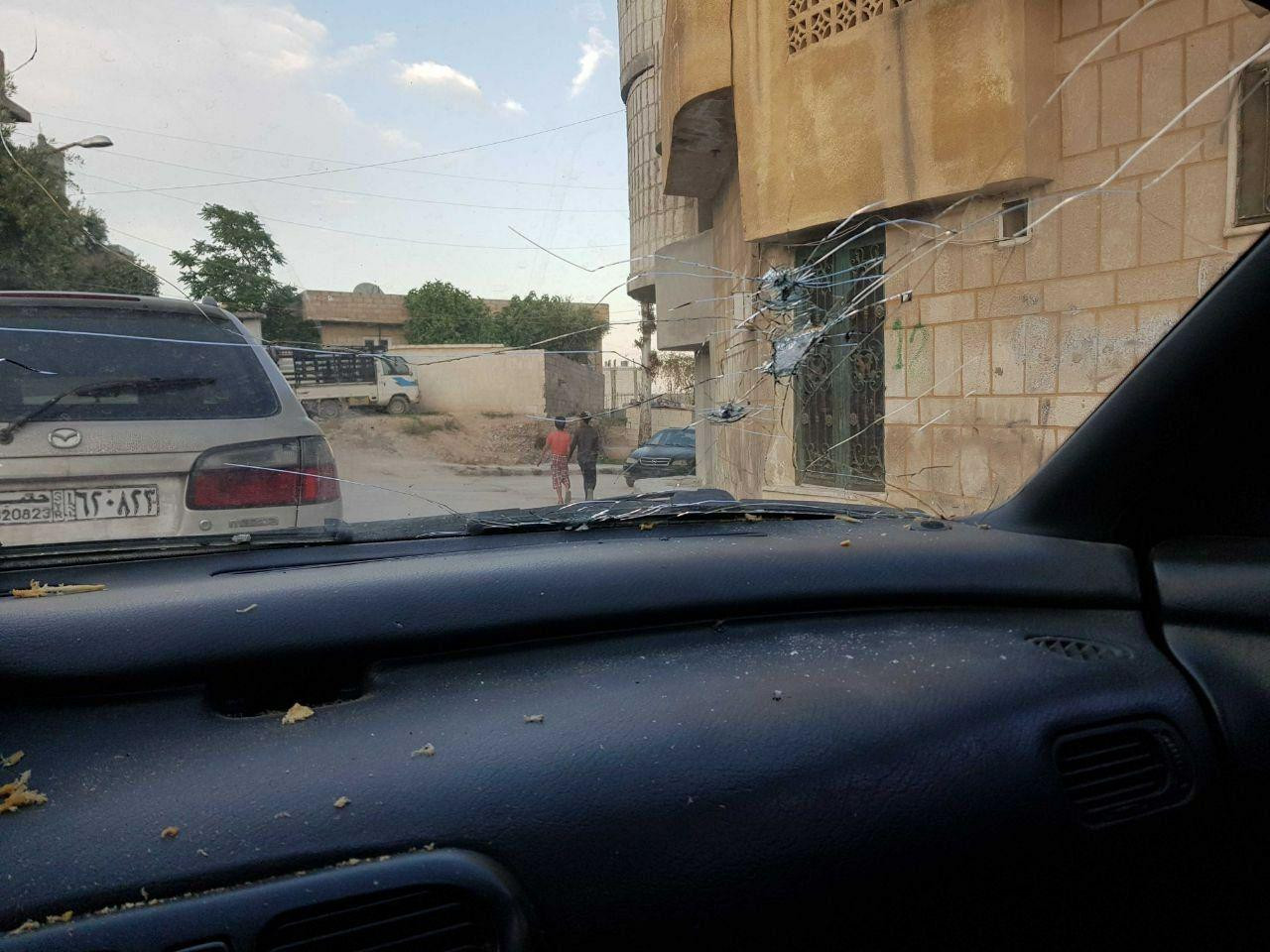 نجاة ناشط إعلامي خلال اشتباكات...