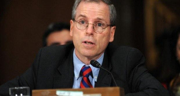 "روبرت فورد" يروي تفاصيل "العش...