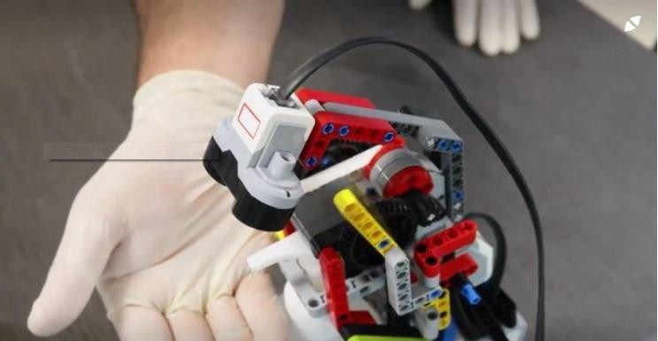 مخيم الزعتري.. لاجئون سوريون ي...