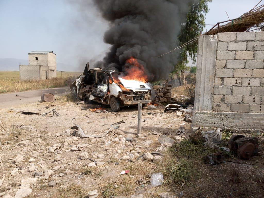 النظام يستهدف سيارة غرب حماة