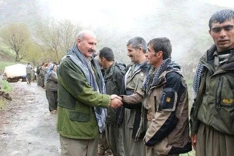 بدعم أمريكي.. قائد "قسد" يطرد...