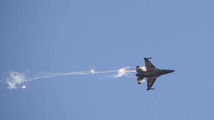 للمرة الأولى.. طيران مجهول يشن...