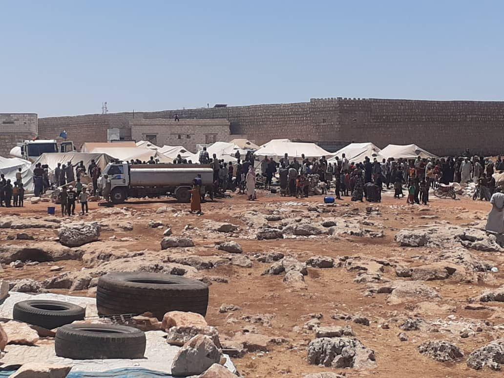 حريق في مخيم لمهجري حماة شمال...