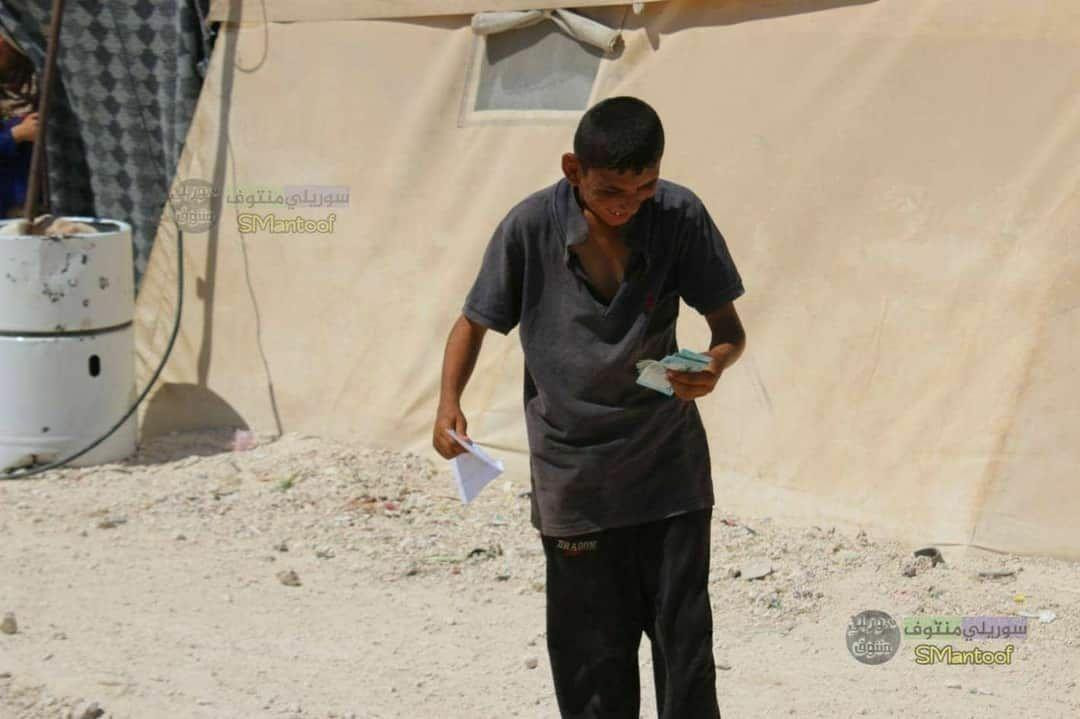 يهدفون لرسم البسمة.. شبان سوري...