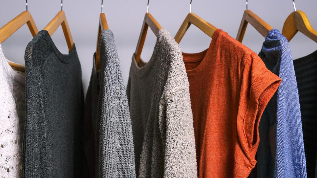 "ملابس العيد" من الكماليات في...