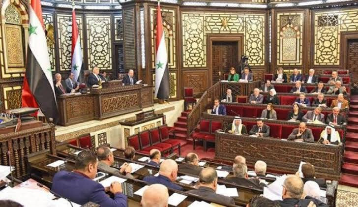 تقرير: 56 عضوا في "مجلس الشعب"...