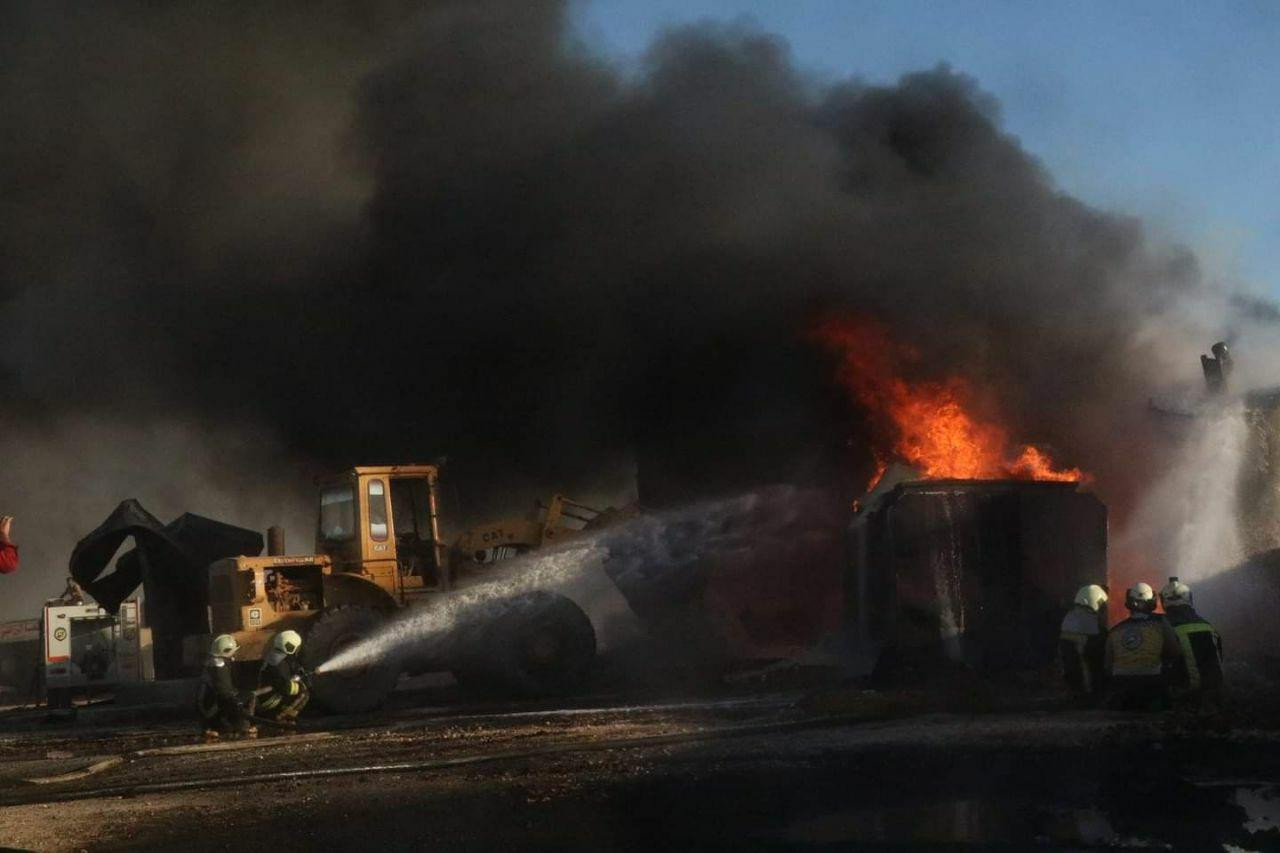 الدفاع المدني يخمد حريقا بمحطة...