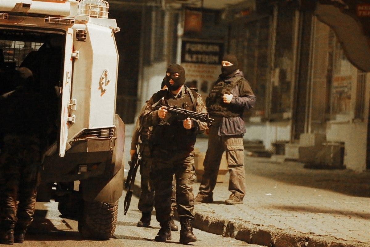 اسطنبول.. القبض على عصابة تزوي...