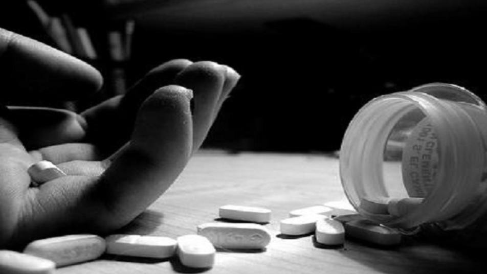 شابة تقدم على الانتحار في مدين...