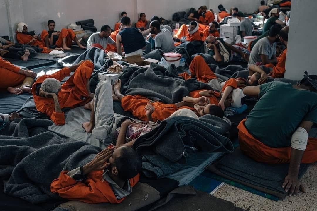 وفد من التحالف يزور سجنا لعناص...