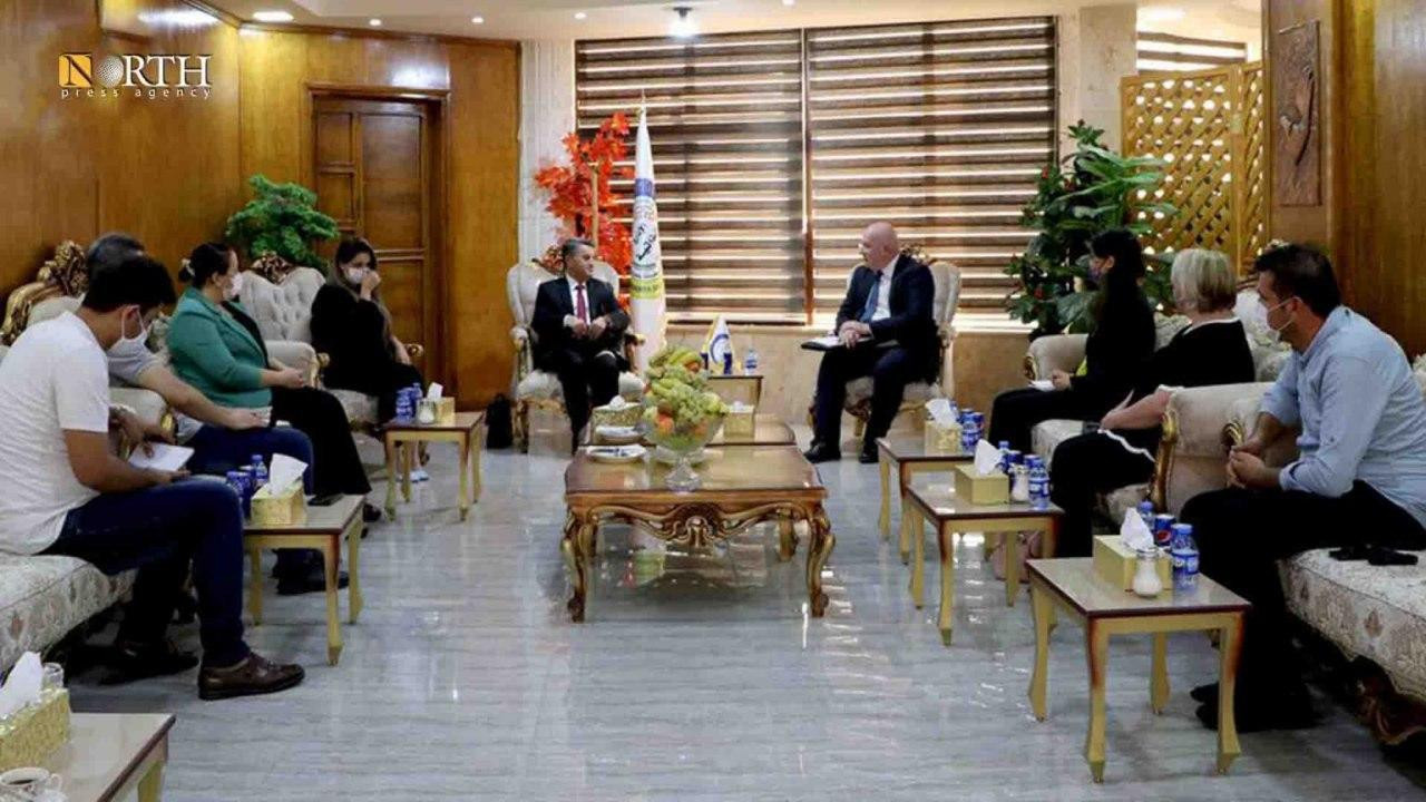 "قسد" تسلم بريطانيا طفلة من عو...