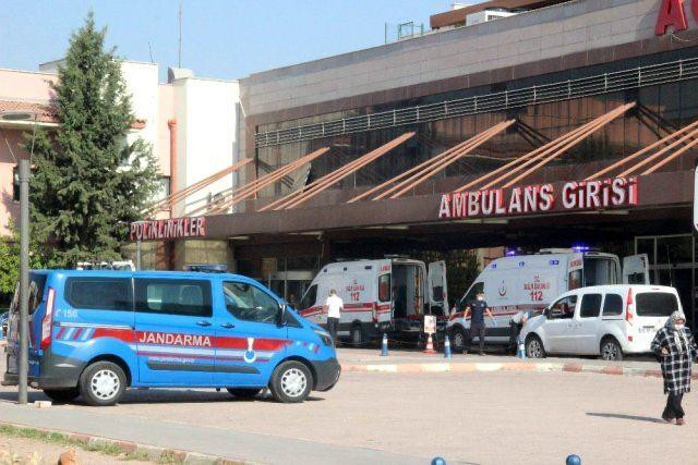 إصابة 11 سوريا و5 من الجيش الت...