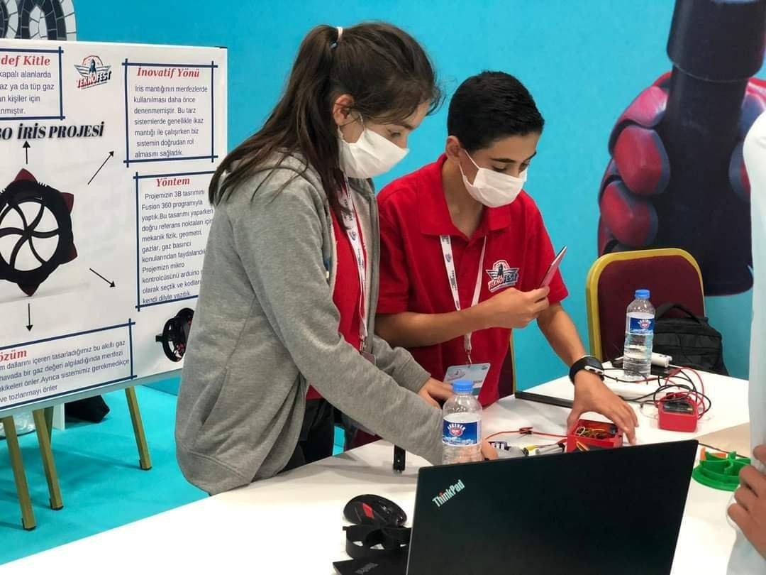 تركيا...طفل سوري في عينتاب يبت...